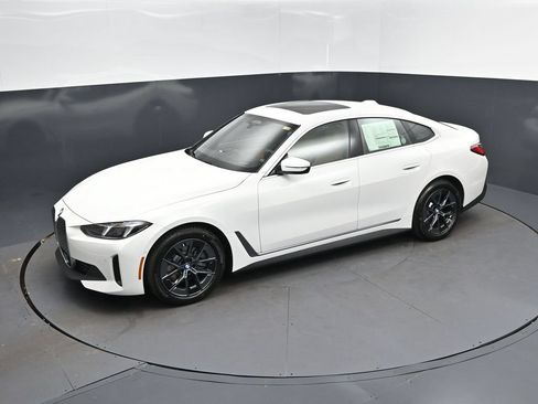 New 2026 BMW i4 eDrive40 w/ Premium Package RWD image 31