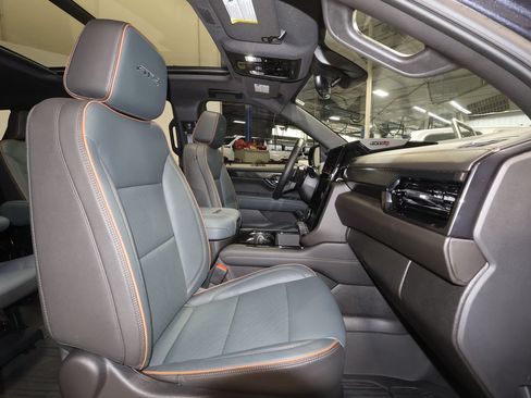 Used 2026 GMC Yukon AT4 w/ AT4 Premium Package AWD/4WD image 31