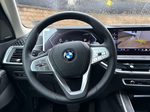 New 2026 BMW X7 xDrive40i w/ Premium Package AWD/4WD image 10