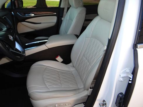 Used 2023 Buick Enclave Avenir w/ Avenir Technology Package AWD/4WD image 14