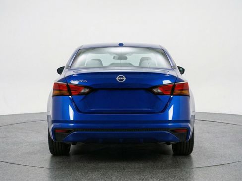 Used 2025 Nissan Altima 2.5 SV image 7