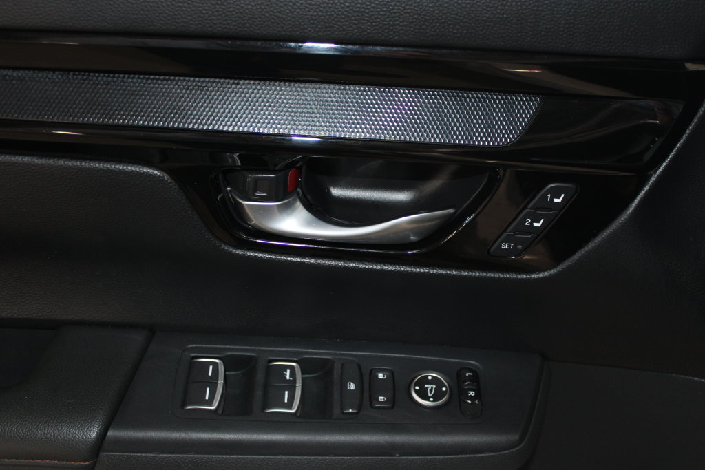 Used 2023 Honda CR-V Sport Touring image 5