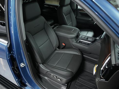 New 2026 GMC Sierra 2500 Denali w/ Denali Reserve Package image 18