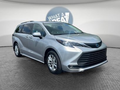 Used 2025 Toyota Sienna XLE