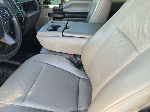 Used 2022 Ford F250 XL w/ Power Equipment Group image 10