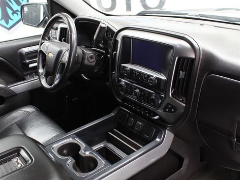 Used 2017 Chevrolet Silverado 1500 LTZ Z71 w/ LTZ Plus Package AWD/4WD image 10