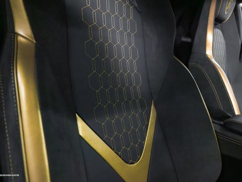 Used 2025 Lamborghini Revuelto image 46