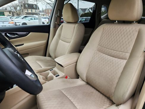 Used 2020 Nissan Rogue SV image 7