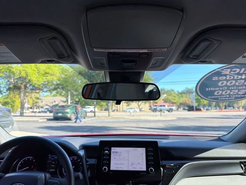 Used 2022 Toyota Camry SE image 20