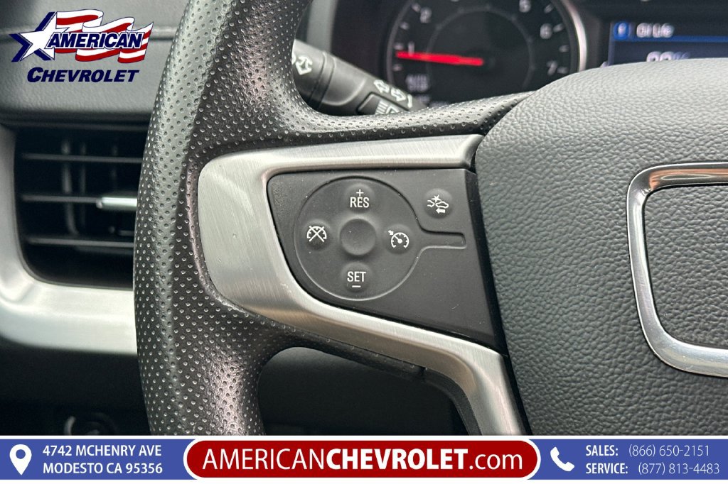Used 2024 GMC Terrain SLE FWD image 32
