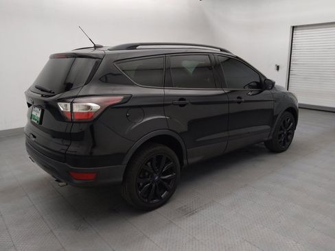 Used 2017 Ford Escape SE w/ Equipment Group 201A AWD/4WD image 10