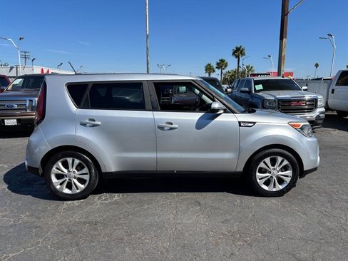 Used 2016 Kia Soul ! image 2