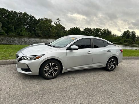 Used 2022 Nissan Sentra SV FWD image 2