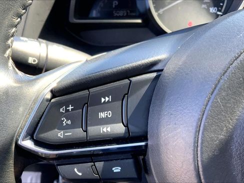 Used 2018 MAZDA MAZDA3 Touring FWD image 23
