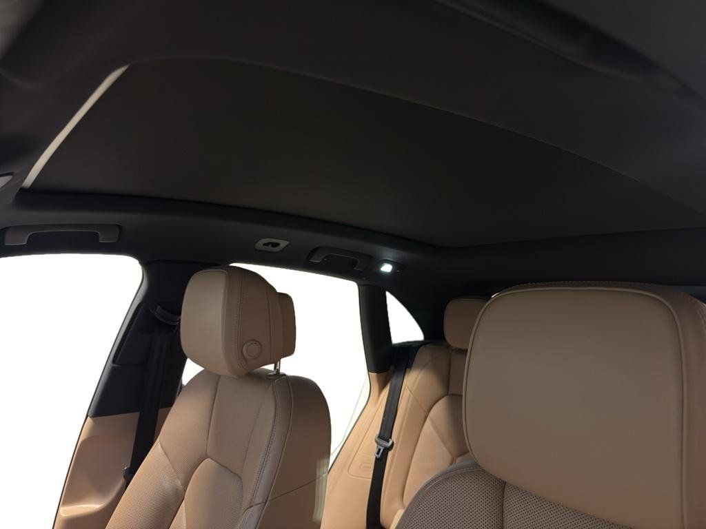 Used 2021 Porsche Macan AWD/4WD image 19