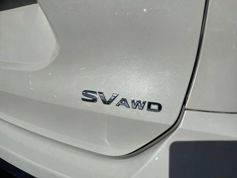 Used 2019 Nissan Rogue SV w/ Premium Package AWD/4WD image 4