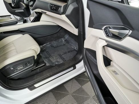 Certified 2024 Audi Q8 e-tron Prestige w/ Prestige Package AWD/4WD image 39