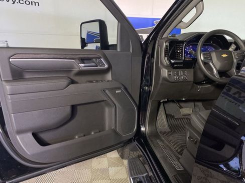 Certified 2026 Chevrolet Silverado 2500 LTZ w/ LTZ Premium Package AWD/4WD image 29