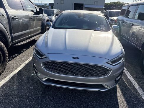 Used 2019 Ford Fusion Energi Titanium FWD image 5