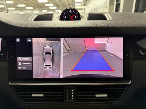 Used 2021 Porsche Cayenne image 13