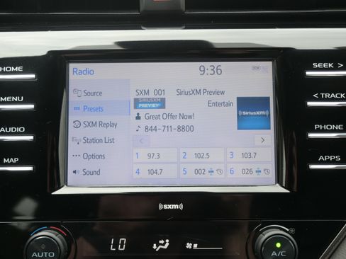 Used 2020 Toyota Camry SE image 24