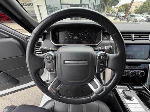 Used 2017 Land Rover Range Rover Supercharged AWD/4WD image 10