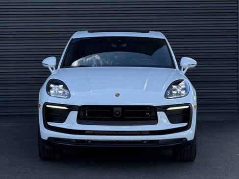 New 2026 Porsche Macan image 10