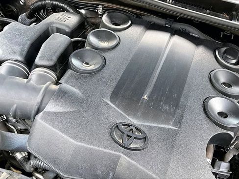 Used 2019 Toyota 4Runner SR5 Premium RWD image 31