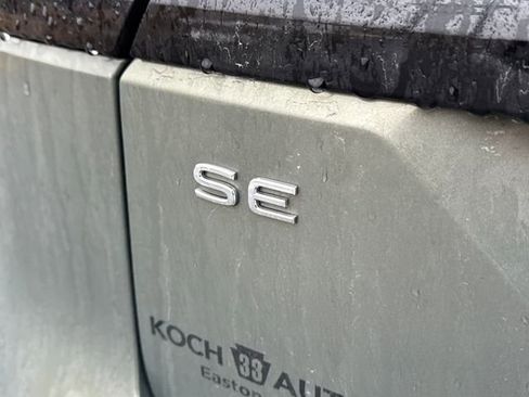 Used 2025 Volkswagen Atlas Peak Edition SE image 17