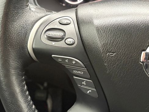Used 2019 Nissan Pathfinder Platinum image 19