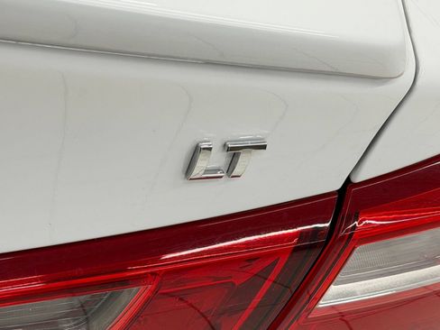 Used 2024 Chevrolet Malibu LT FWD image 32