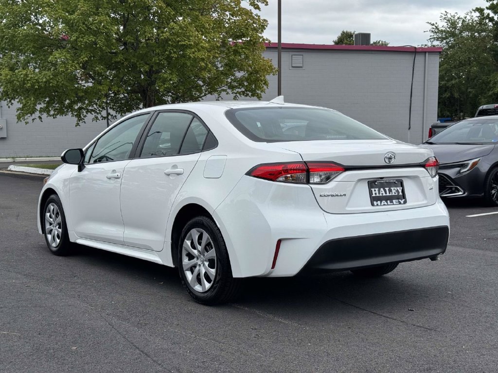 Used 2025 Toyota Corolla LE FWD image 23
