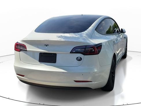 Used 2021 Tesla Model 3 Standard Range Plus RWD image 9