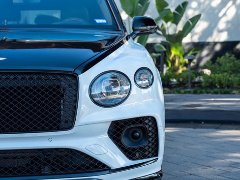 Used 2023 Bentley Bentayga image 7