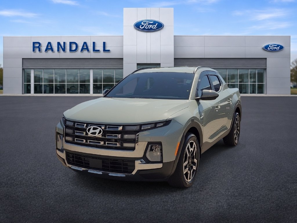 Used 2025 Hyundai Santa Cruz Limited AWD/4WD image 2