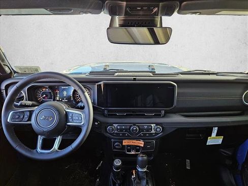 New 2026 Jeep Wrangler Unlimited Sahara AWD/4WD image 17
