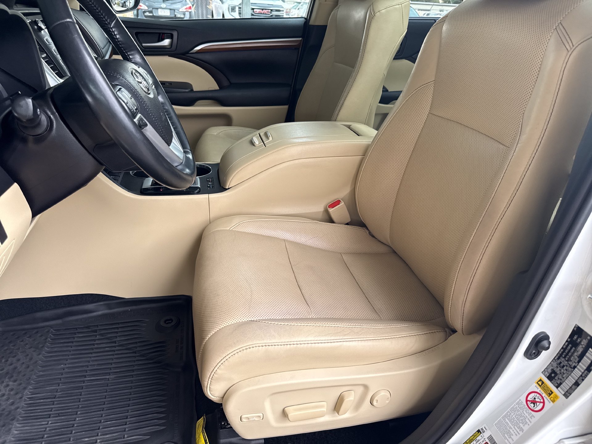 Used 2019 Toyota Highlander Limited Platinum AWD/4WD image 14