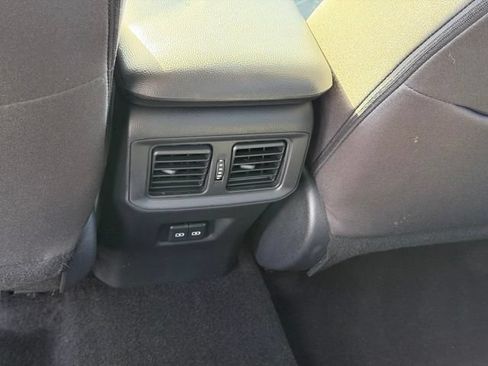 Used 2025 Toyota RAV4 XLE AWD/4WD image 22