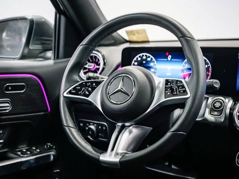 Used 2026 Mercedes-Benz GLB 250 image 15