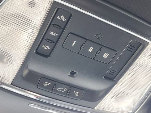Used 2019 Jeep Grand Cherokee Limited AWD/4WD image 24
