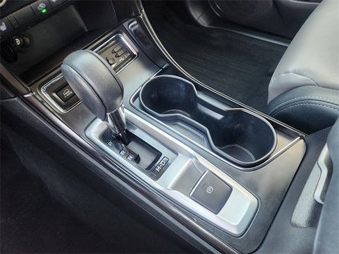 Used 2022 Subaru Ascent Onyx Edition image 16