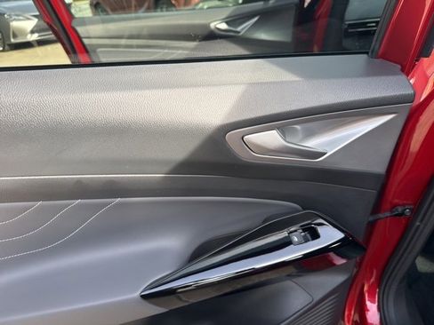 Used 2024 Volkswagen ID.4 S image 32