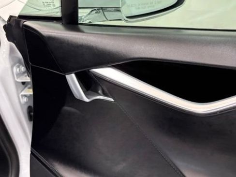 Used 2016 Tesla Model S 60D AWD/4WD image 24