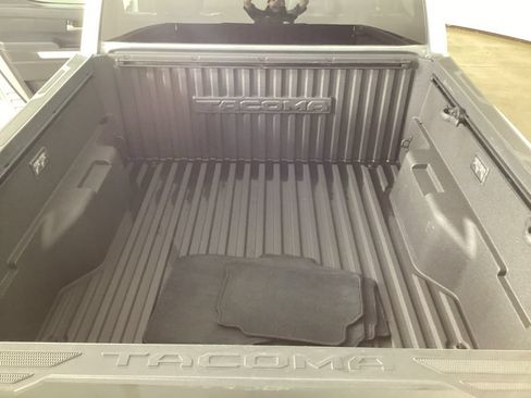 Used 2024 Toyota Tacoma TRD Off-Road AWD/4WD image 32