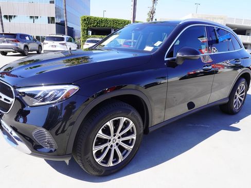 Used 2024 Mercedes-Benz GLC 300 image 4