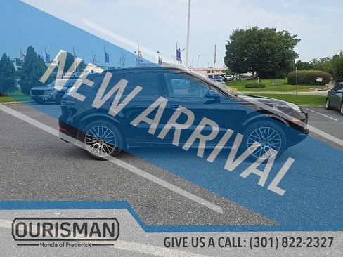 Used 2022 Porsche Cayenne Platinum Edition AWD/4WD image 9