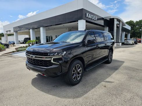 Used 2021 Chevrolet Suburban Z71 w/ Z71 Signature Package AWD/4WD image 2