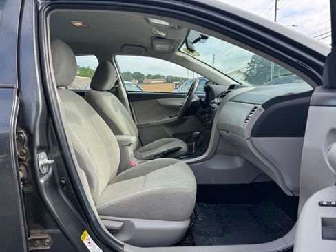 Used 2012 Toyota Corolla L FWD image 17