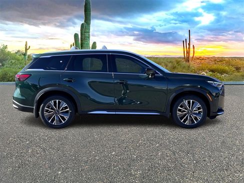 New 2026 INFINITI QX60 Luxe image 3
