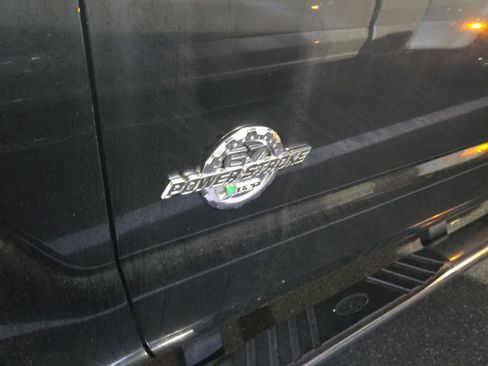 Used 2016 Ford F350 Lariat w/ Lariat Interior Package image 5